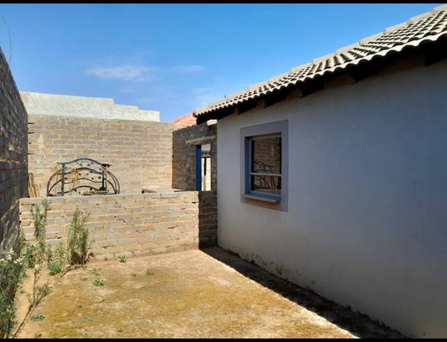 3 BEDROOM HOUSE FOR SALE IN LUFHERENG